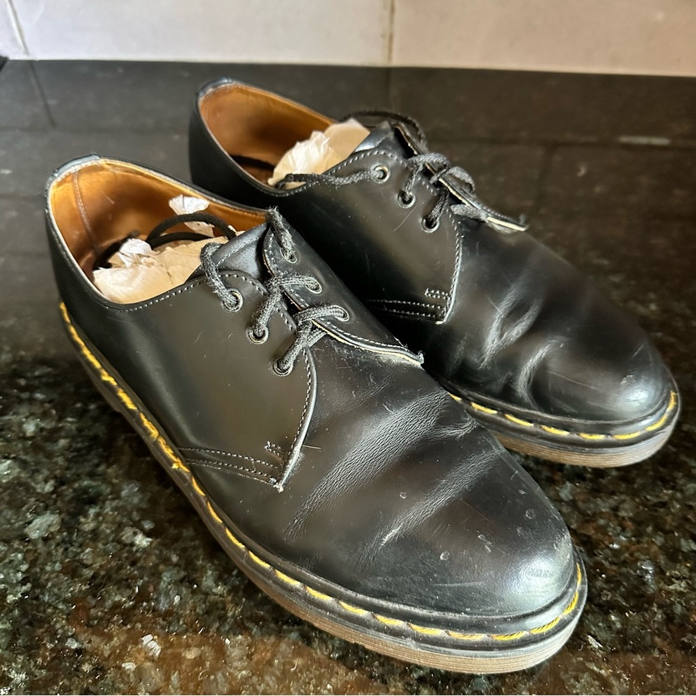Vintage Doc Marten Smooth Leather Oxford D4941 Men’s 8/Women’s 10
